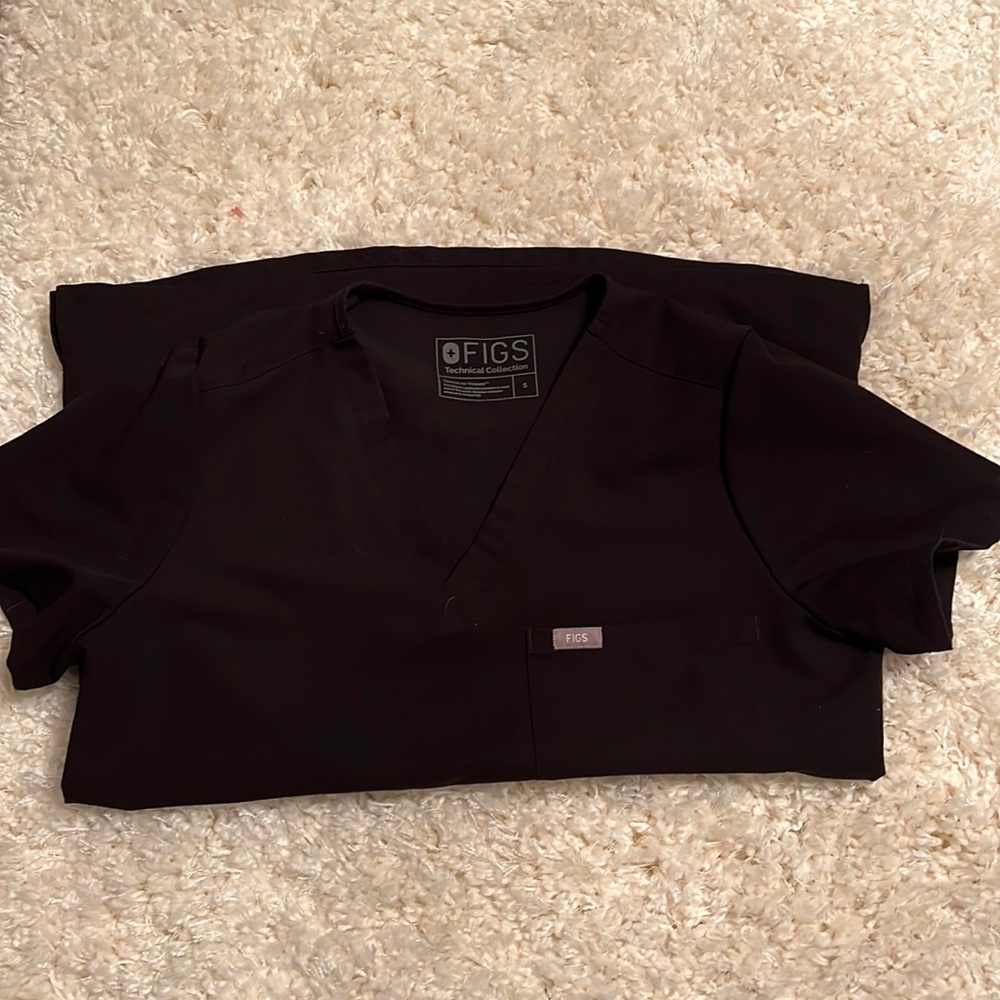 Figs scrub top